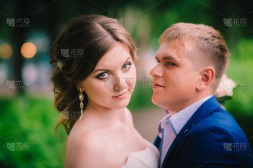 男明星夏天结婚,男明星甜蜜婚礼见证爱情巅峰