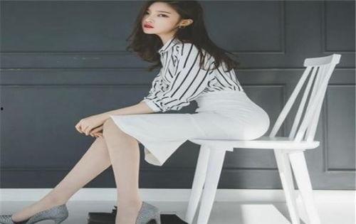 上司和女职员丝袜,上司与女职员之间的微妙关系